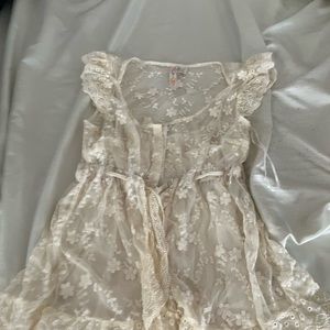 Cream bridgerton vibes blouse!